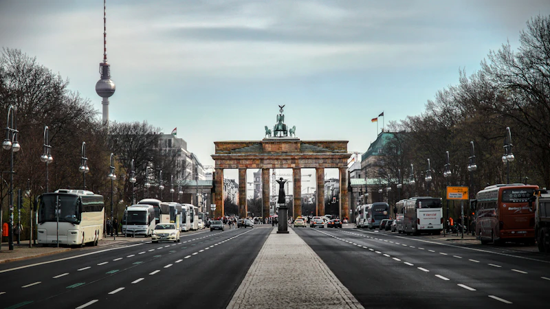 Brandenburger Tor und Fernsehturm in Berlin